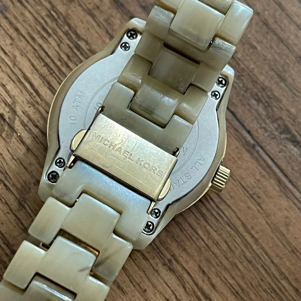 STUNNING MICHAEL KORS Horn Jet Watch | Chronograph | Preloved | small wrist - Picture 6 of 9